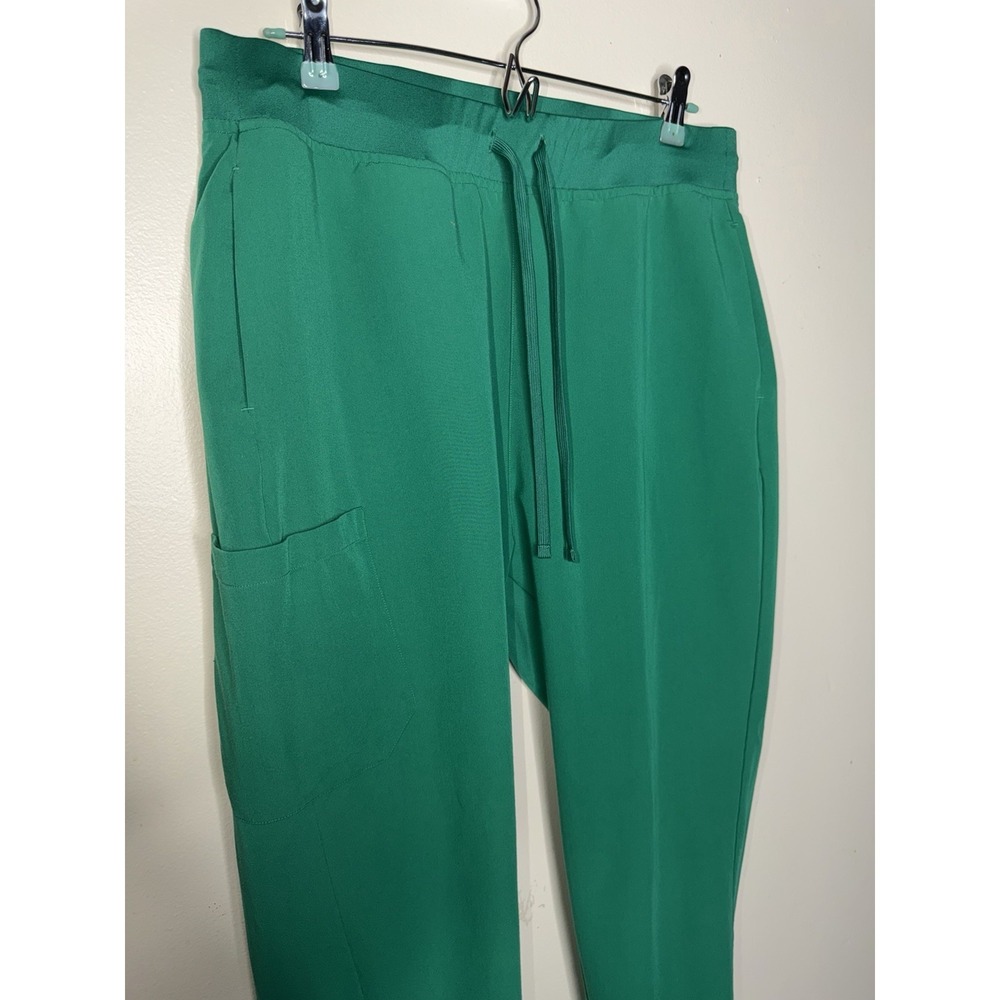 Mandala Women's Green Scrubs Set Size Tall-Large - Picture 7 of 9
